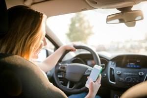 Distracted Driving Is One of Illinois’ Leading Causes of Auto Accidents